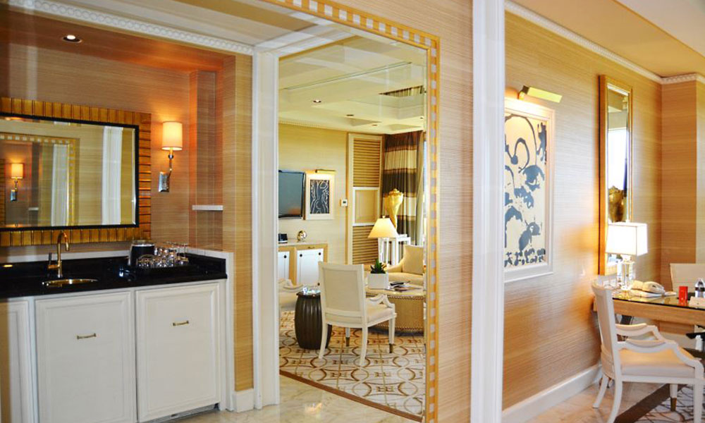 酒店實(shí)木定制家具，如何選擇不花冤枉錢？